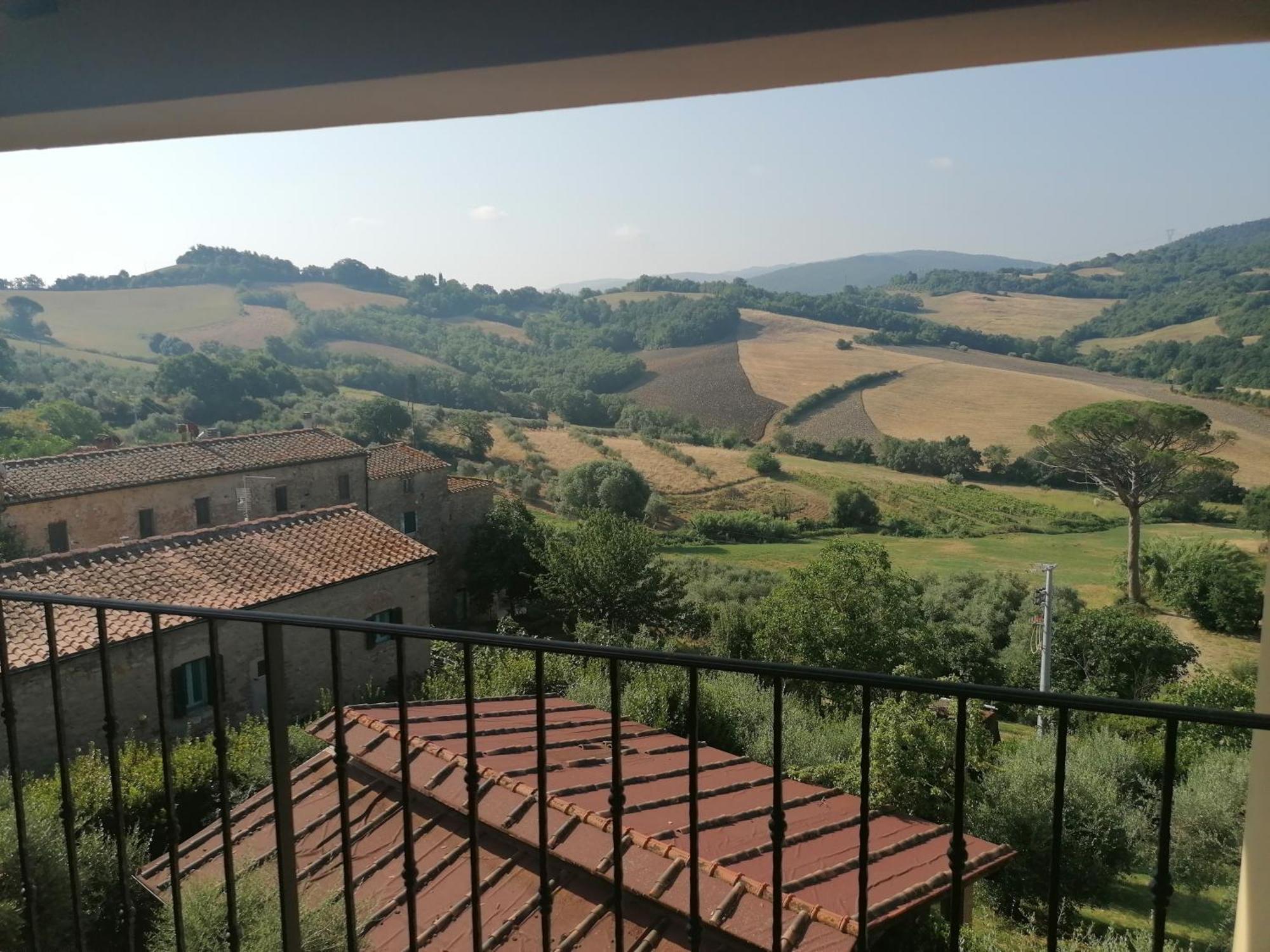 Residence Il Monastero Pomarance Luaran gambar